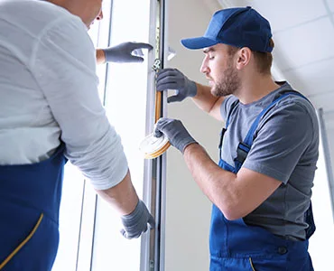 glass repair experts in North Miami Beach, FL